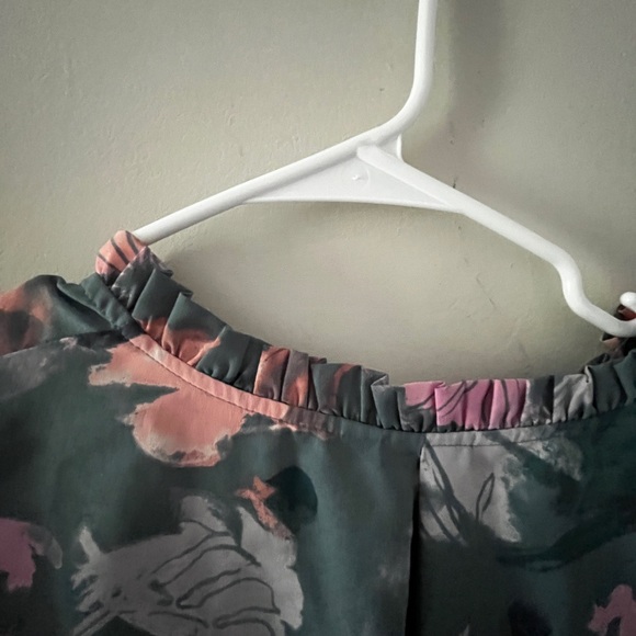 EUC NINE WEST Floral Geometric Top Size XL - Picture 5 of 5